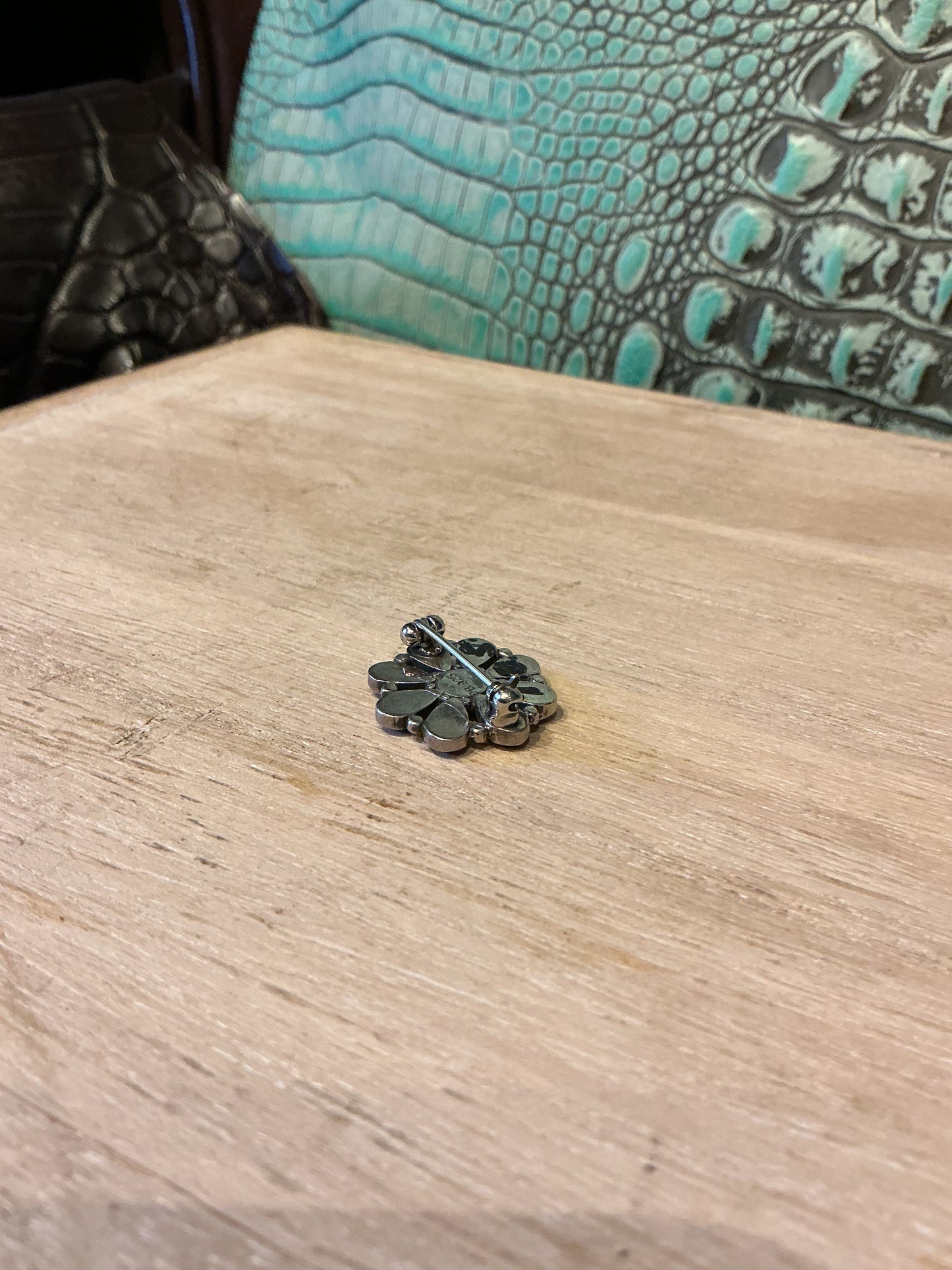 Lapel pin- Black Onyx