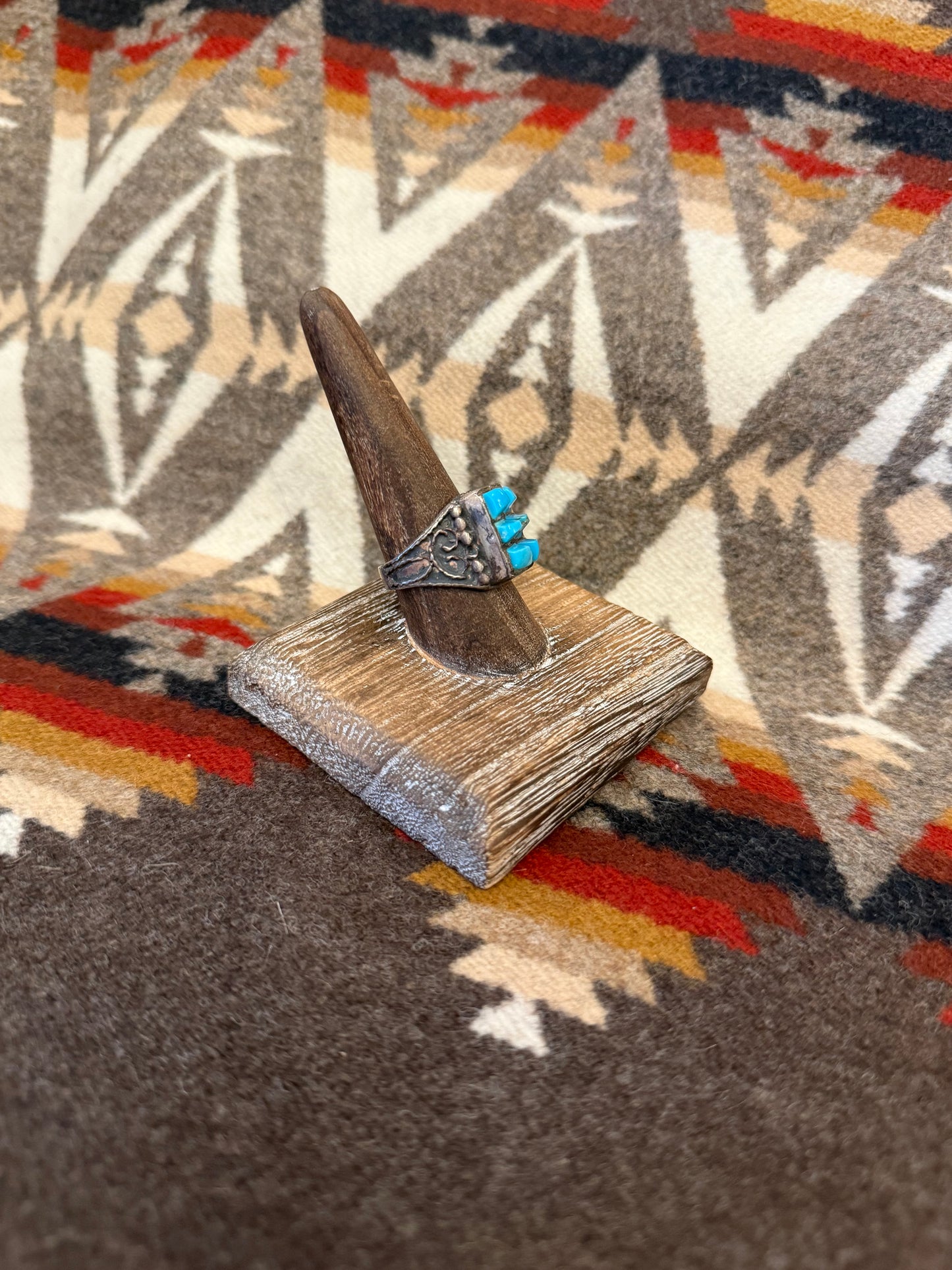 Unique Vintage Zuni 6 Stone Ring