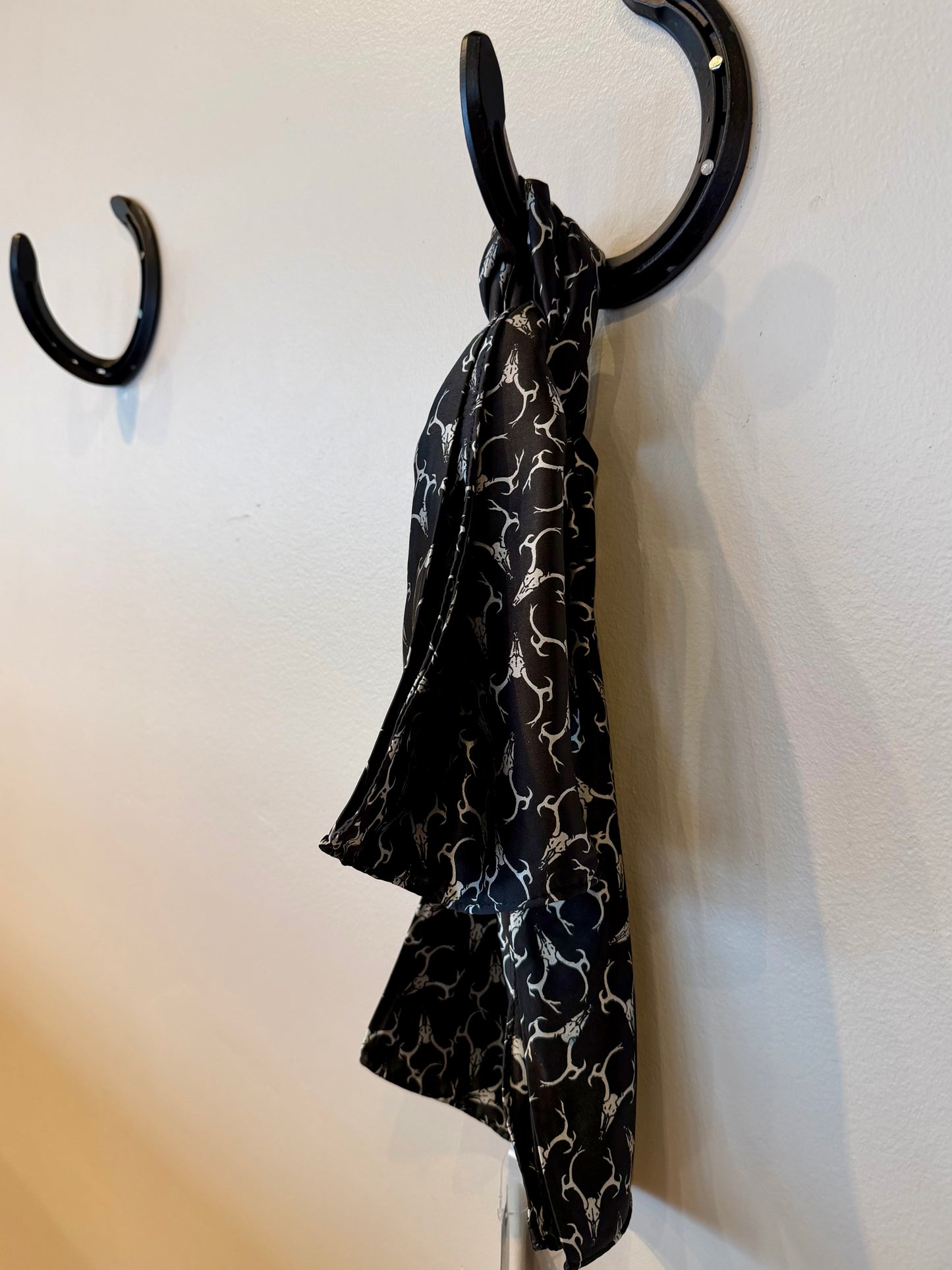 Wild Rag - Antler Skulls