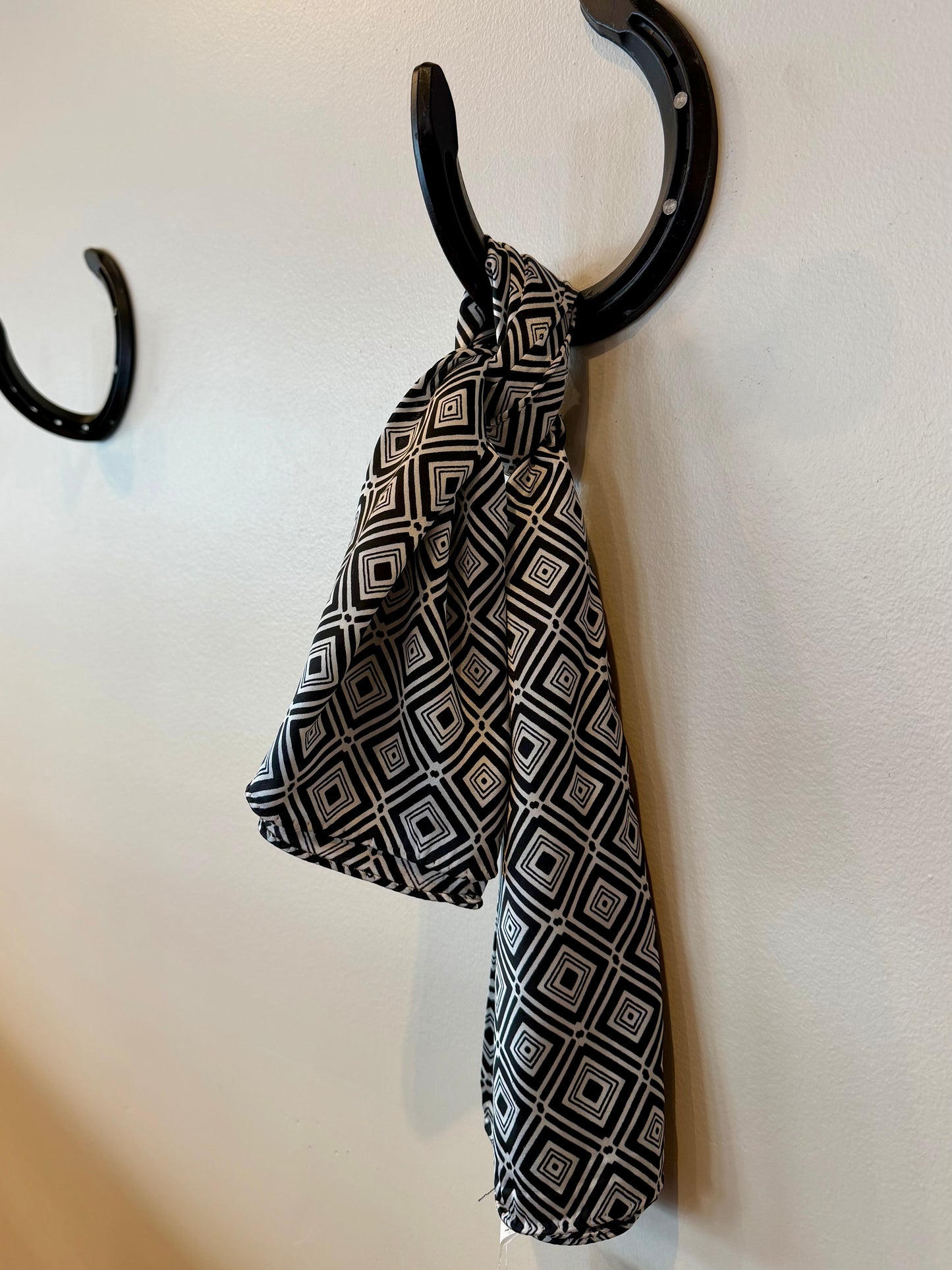 Wild Rag - Black and White Diamond