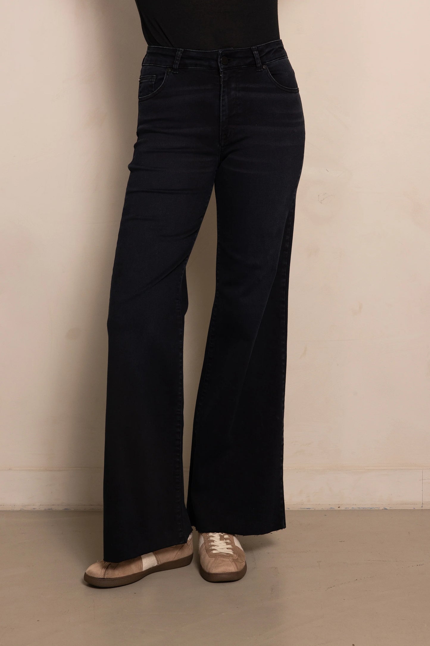 ZHTONA Black Jeans