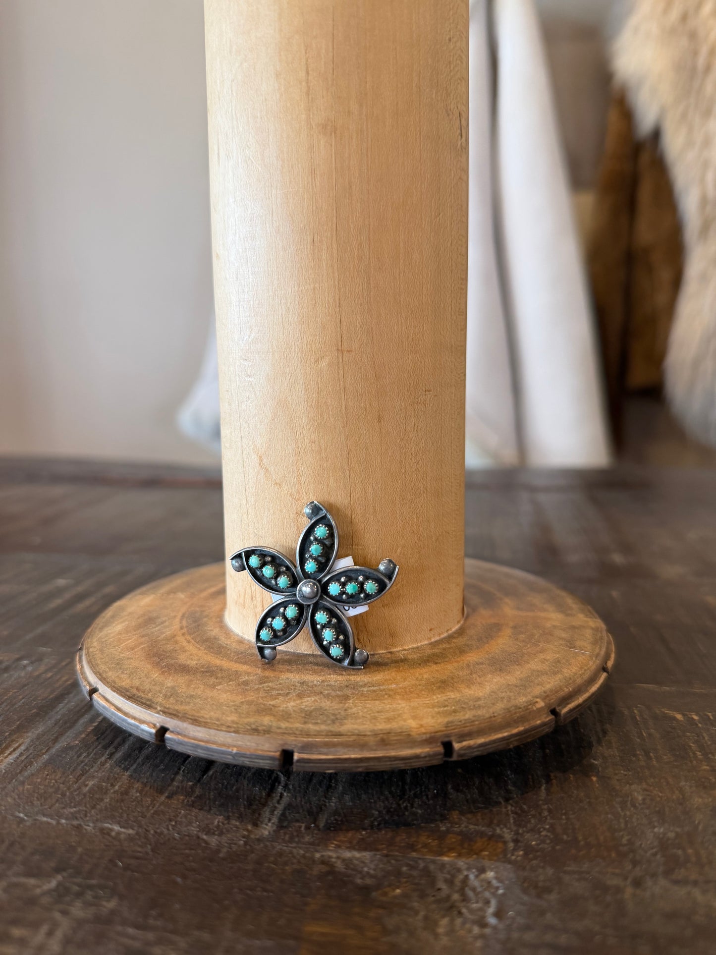 Pin - Vintage Zuni Point Turquoise Flower