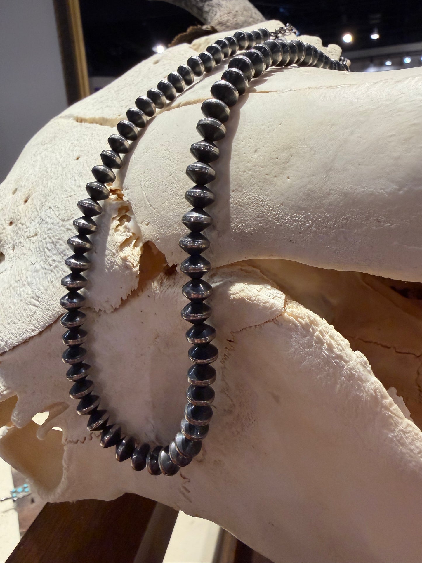 20" 9mm Saucer Silver Pearls