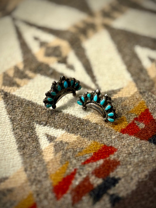 Vintage Two Tone Needle Point Turquoise Screw-On Earrings