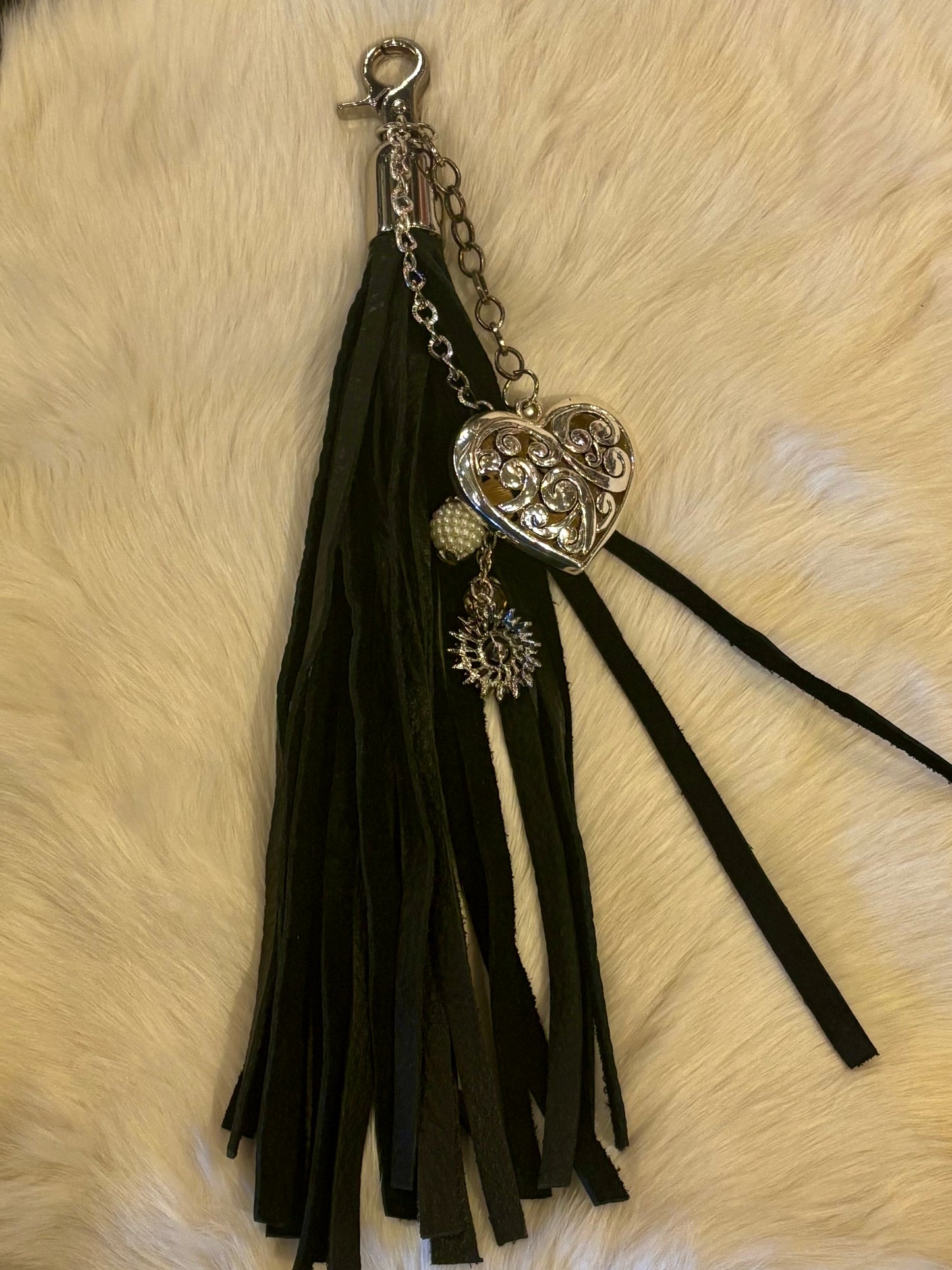 CuCu Tassel Keychain- Dark Heart