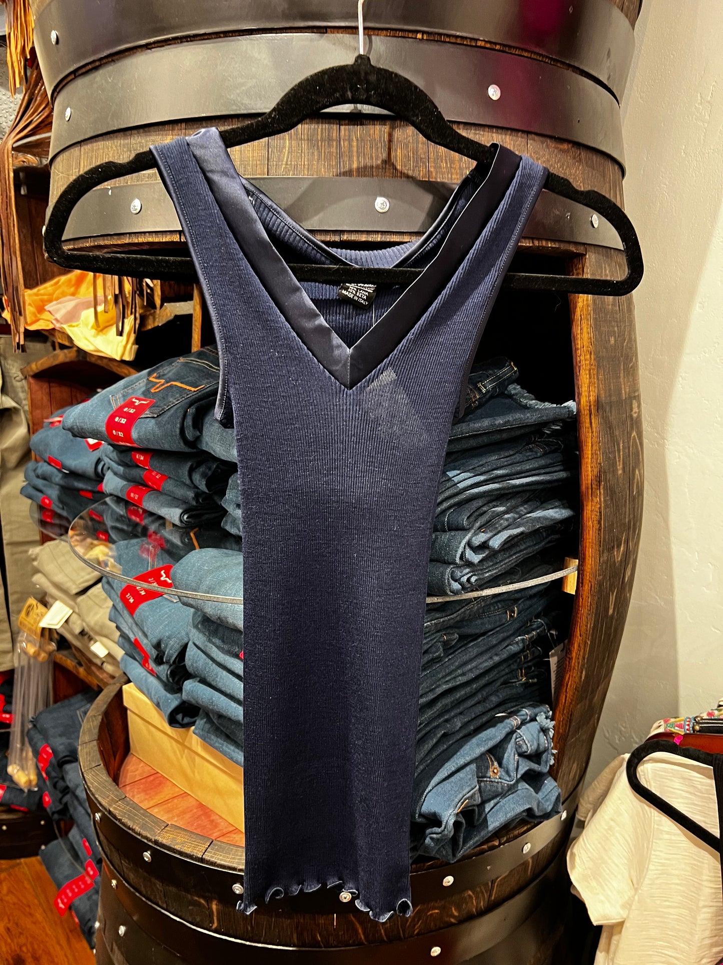 Oscalito - Elegance V-Neck Tank Top - Blue