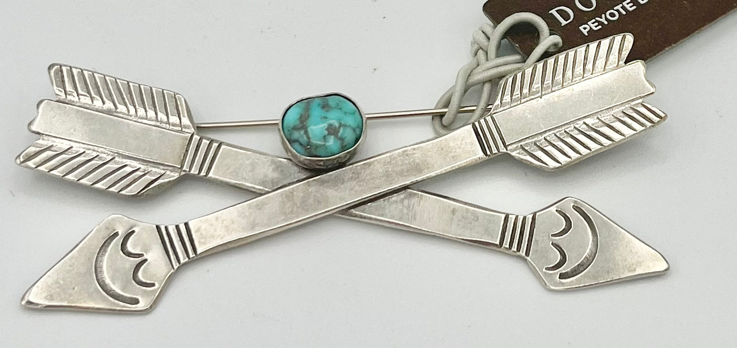 Pin - Two Crossed Arrows