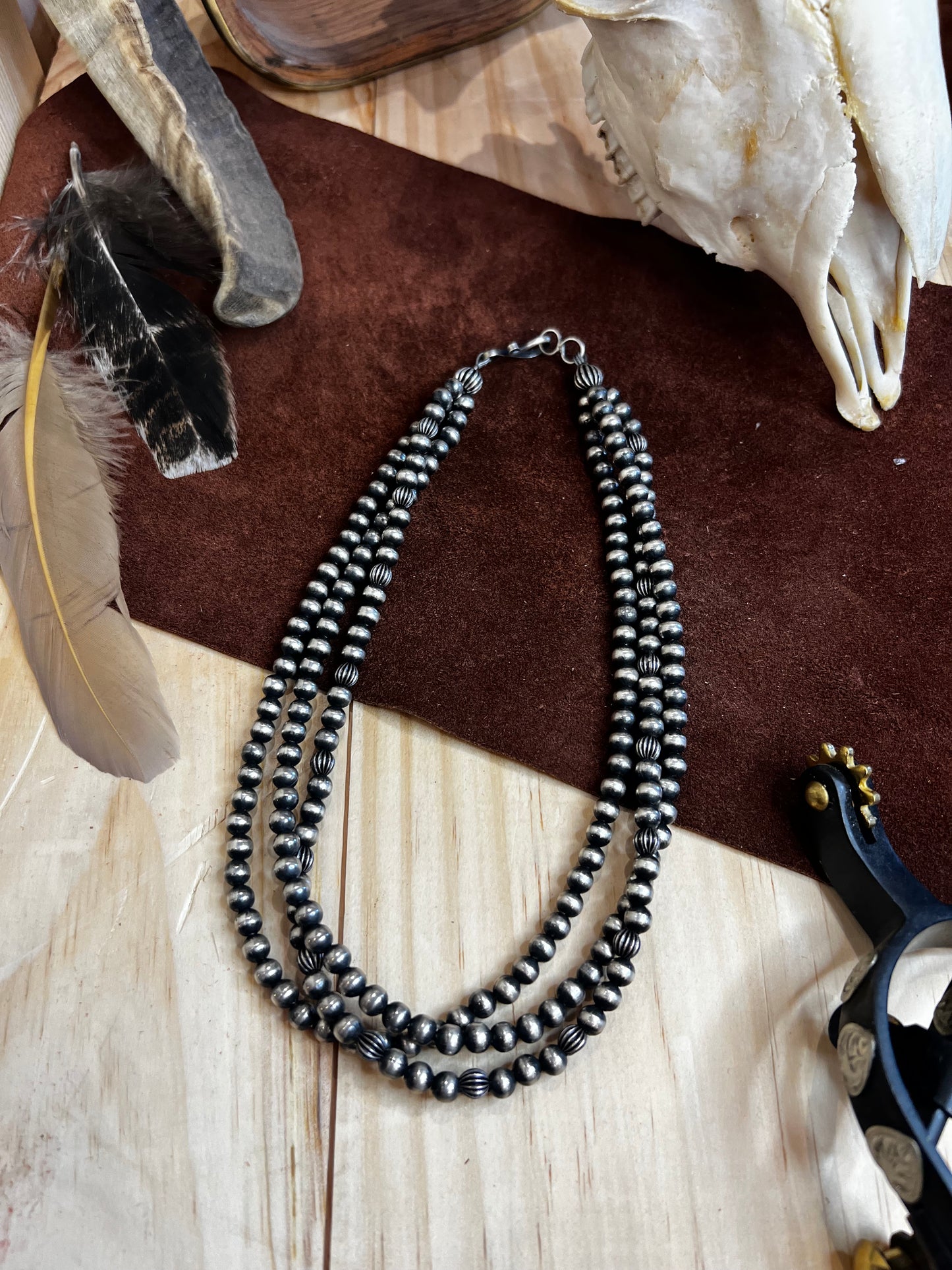 5mm 3 Strand Riveted Alternating Silver Pearls