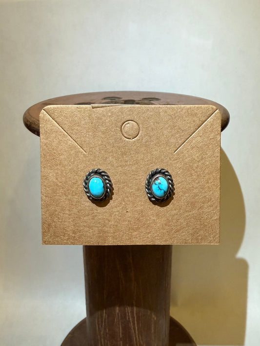 Stud Earrings - HC9
