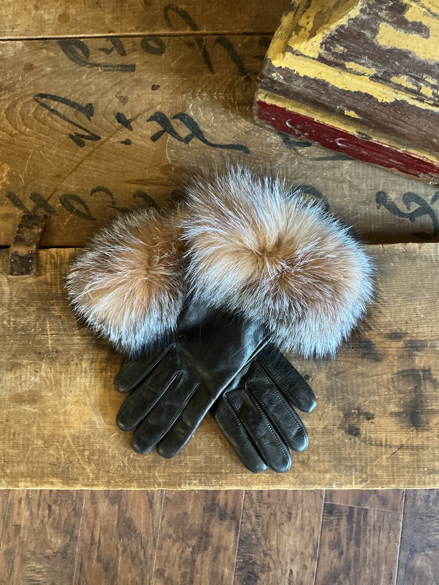 Leather/Fox Gloves - Crystal