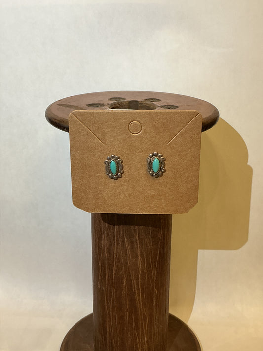 Stud Earrings - HC29