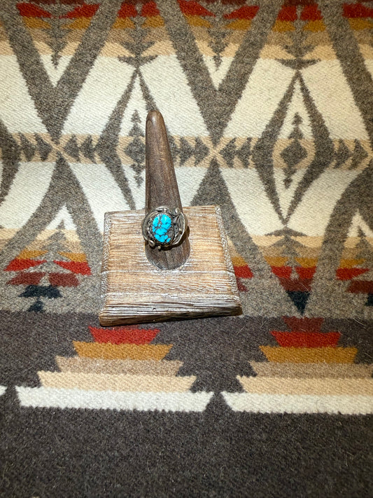 Vintage TexturedTurquoise & Leaf Ring