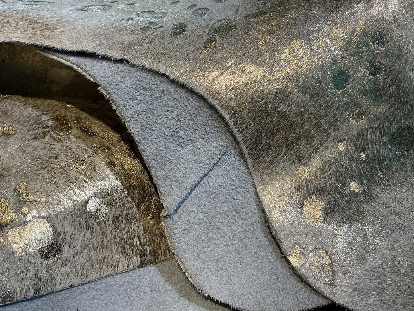 Silver/Gold Speckle Hide