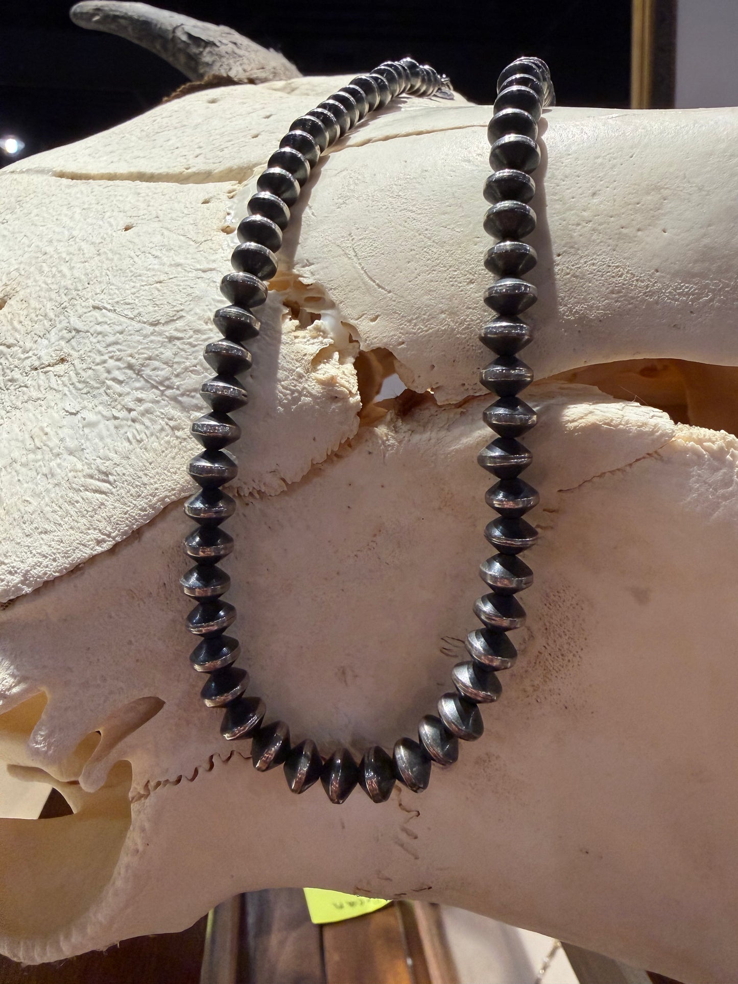 20" 9mm Saucer Silver Pearls