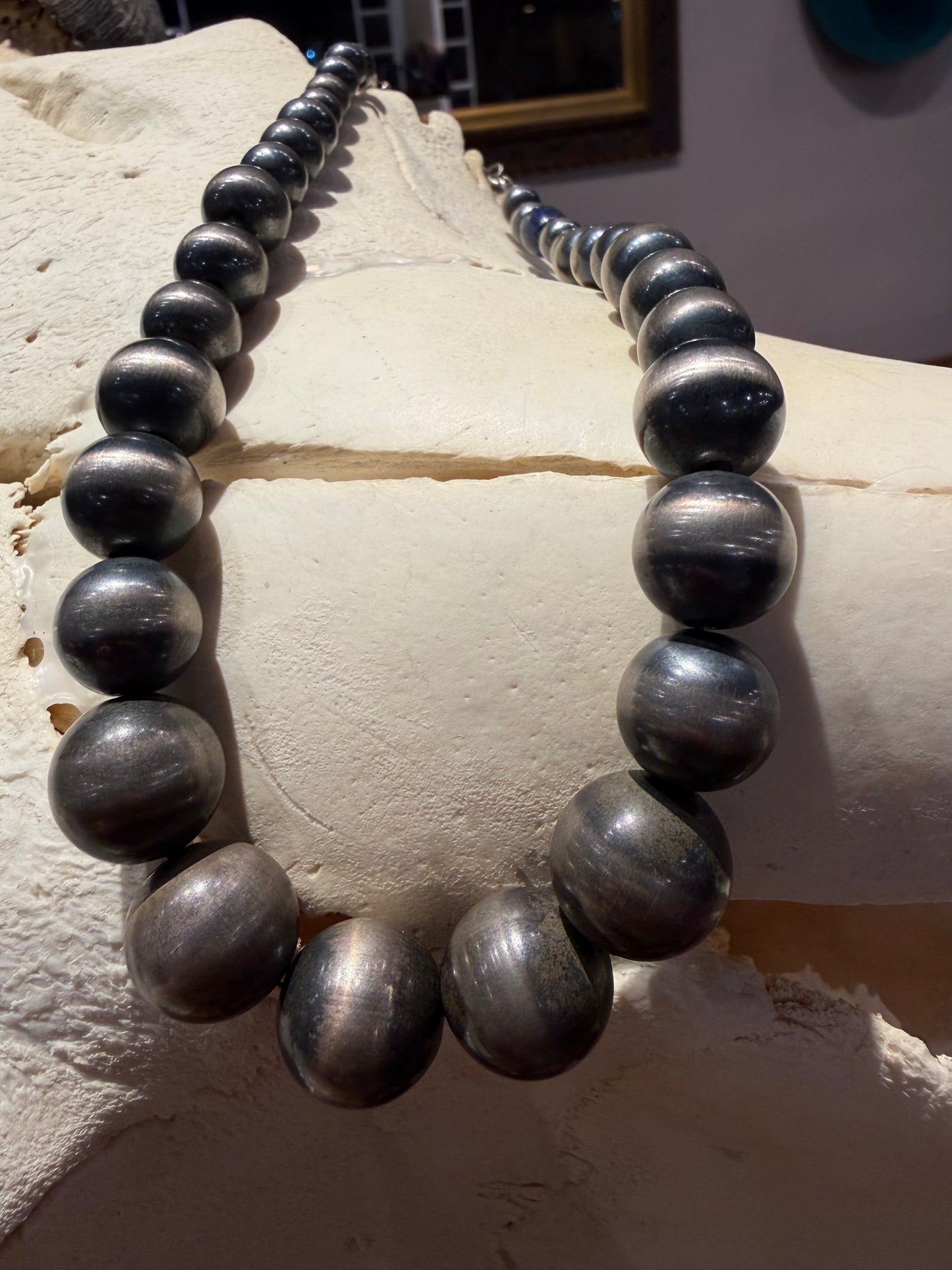 18" Graduated Silver Pearls
