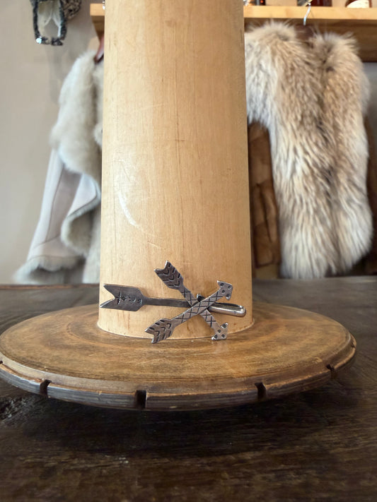 Crossing Arrows Hat Pin