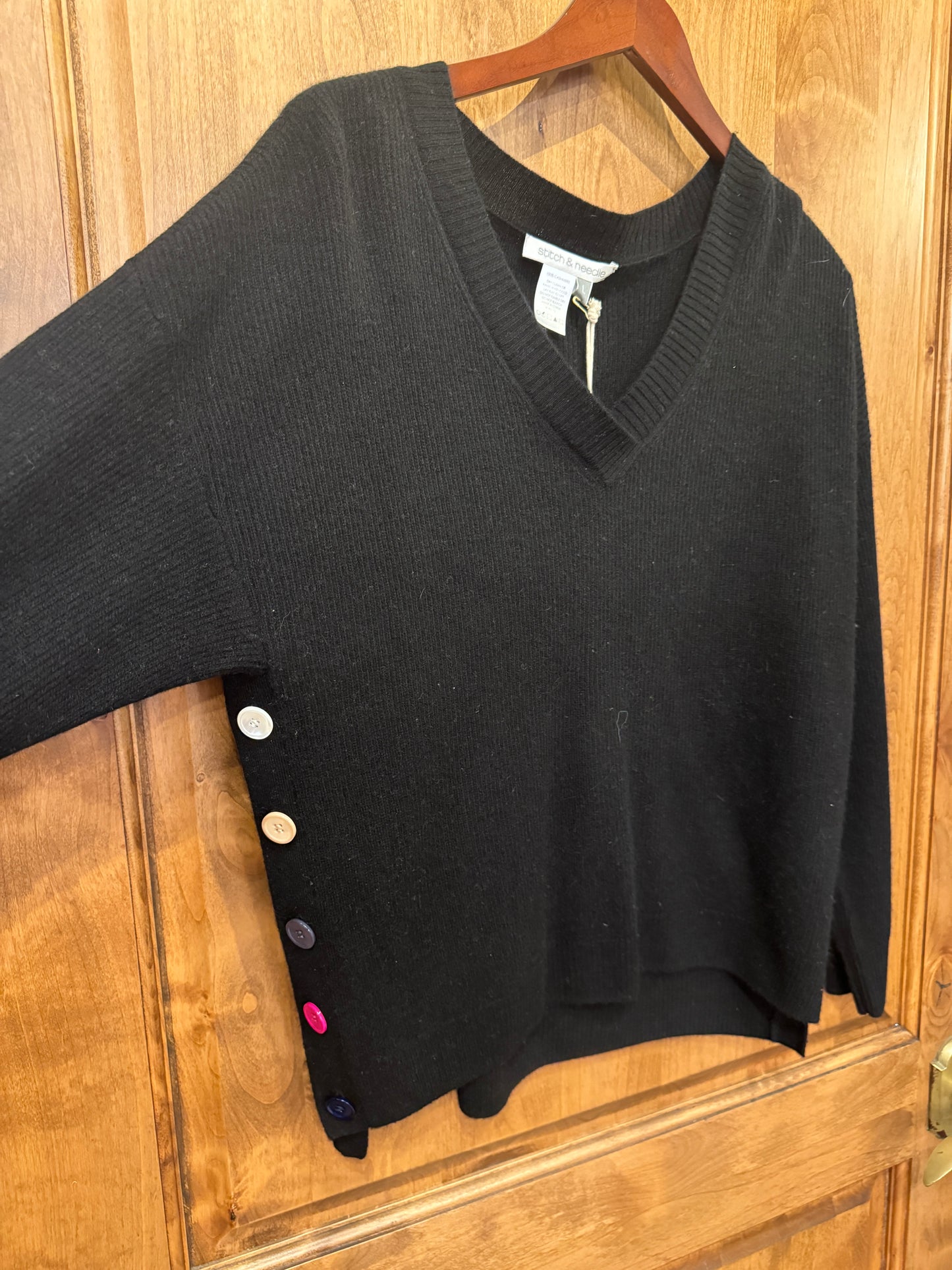 Ribbed Cashmere Sweater with Buttons - Black